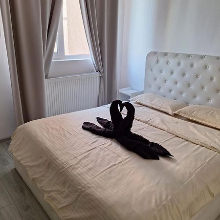 Luxury Daniel Apartament Residence Militari Rosu Екстер'єр фото
