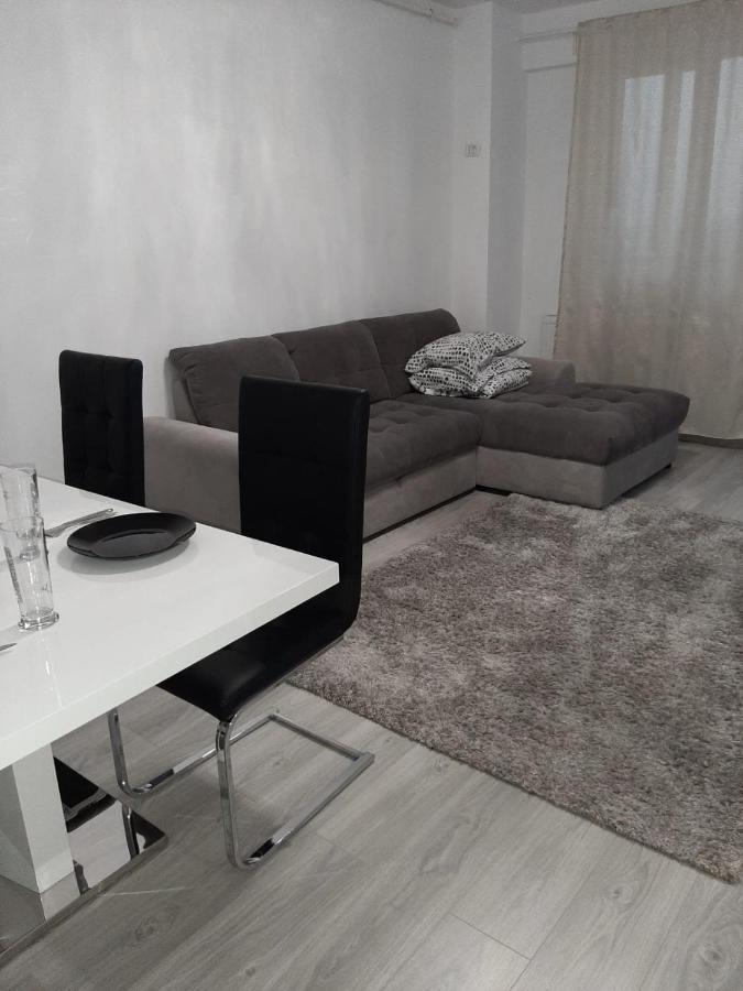 Luxury Daniel Apartament Residence Militari Rosu Екстер'єр фото